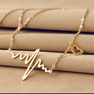 Gold plated chain Heartbeats pendant